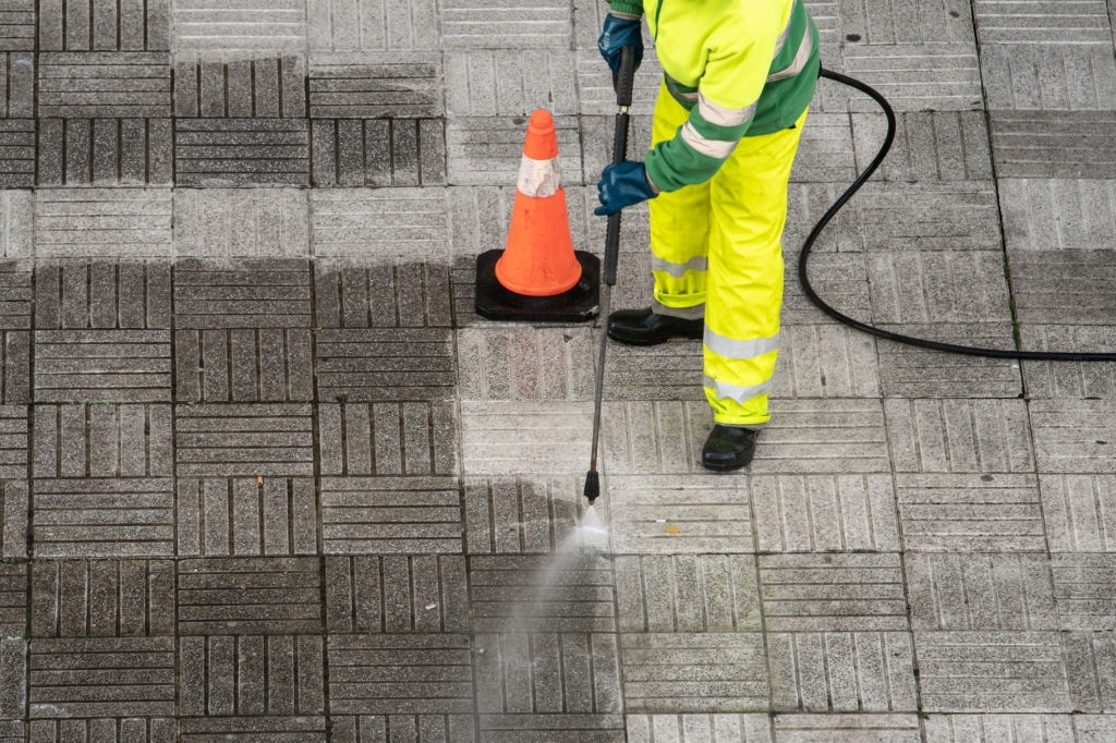 REASONS TO SEEK THE ADVICE OF PRESSURE CLEANING EXPERTS